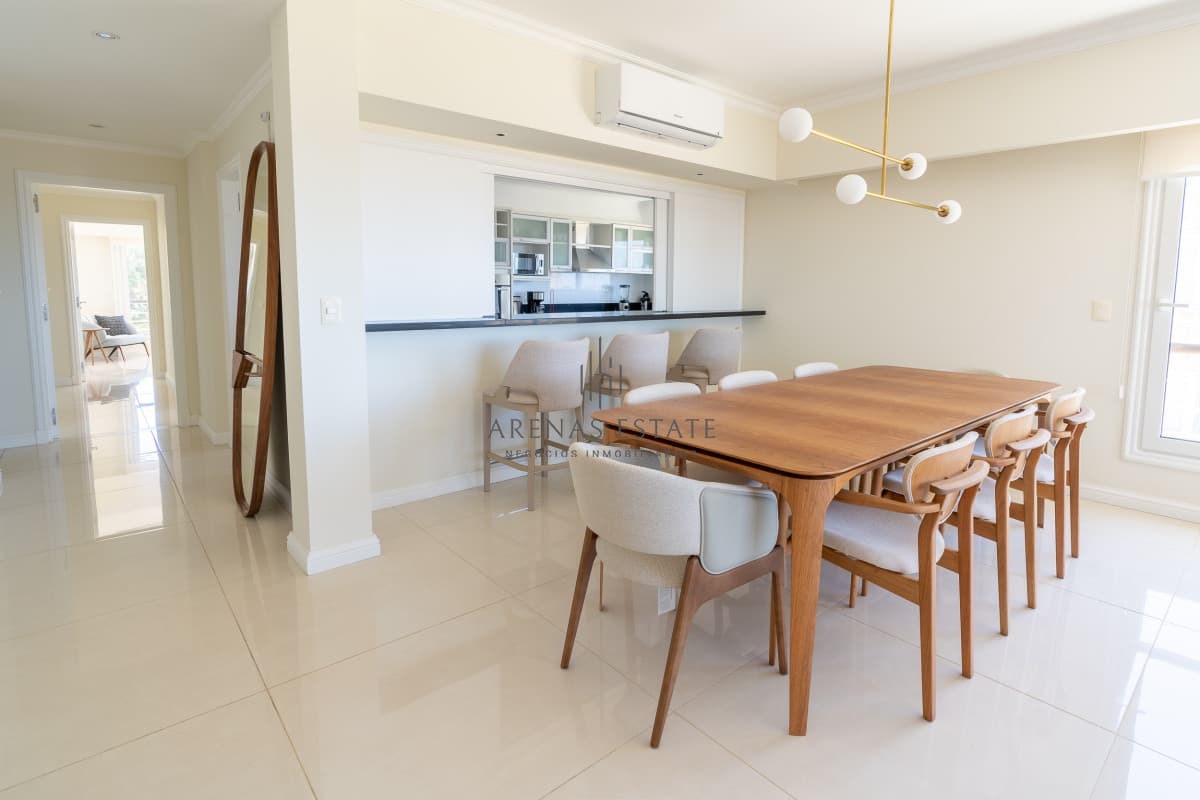 Apartamento ID.3881 - Exclusivo Penthouse en venta en primera linea de la Mansa , Punta del Este