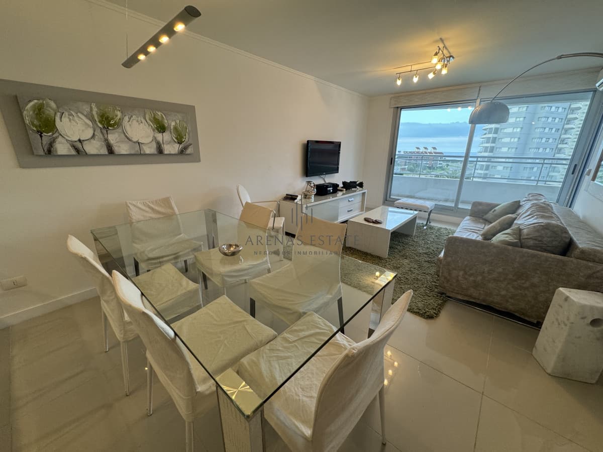 Apartamento ID.3592 - Apartamento  de 3 dormitorios en venta en Punta del Este