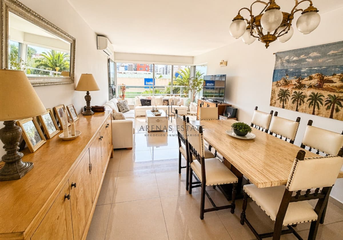 Apartamento ID.4466 - Apartamento de dos dormitorios en venta en Peninsula , Punta del Este