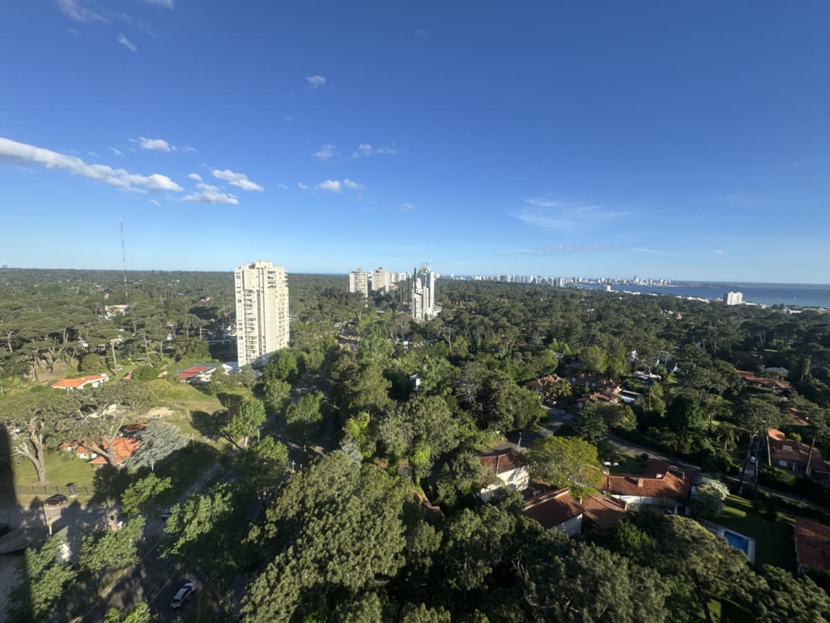 Apartamento ID.4091 - Apartamento en venta de dos dormitorios más dependencia en Roosevelt