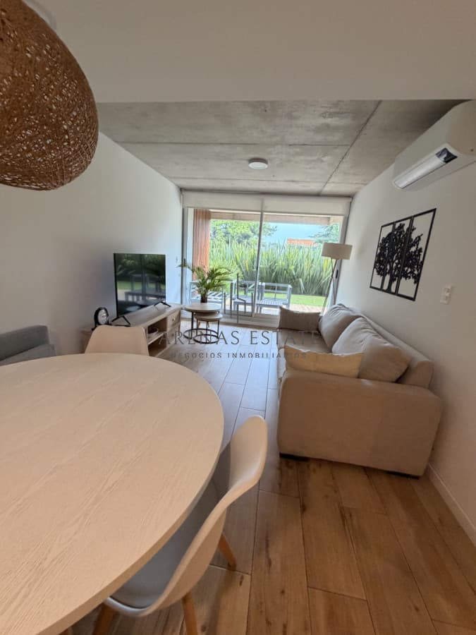 Apartamento ID.4450 - Apartamento en venta de dos dormitorios en zona Mansa , Punta del Este