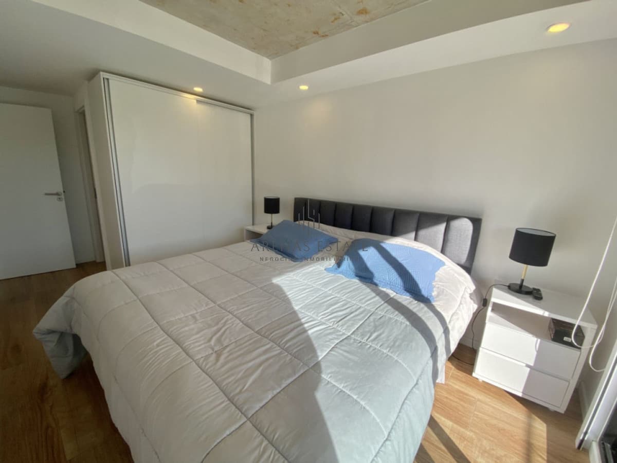 Apartamento ID.4802 - Apartamento de dos dormitorios en venta en Punta del Este , Mansa primera linea