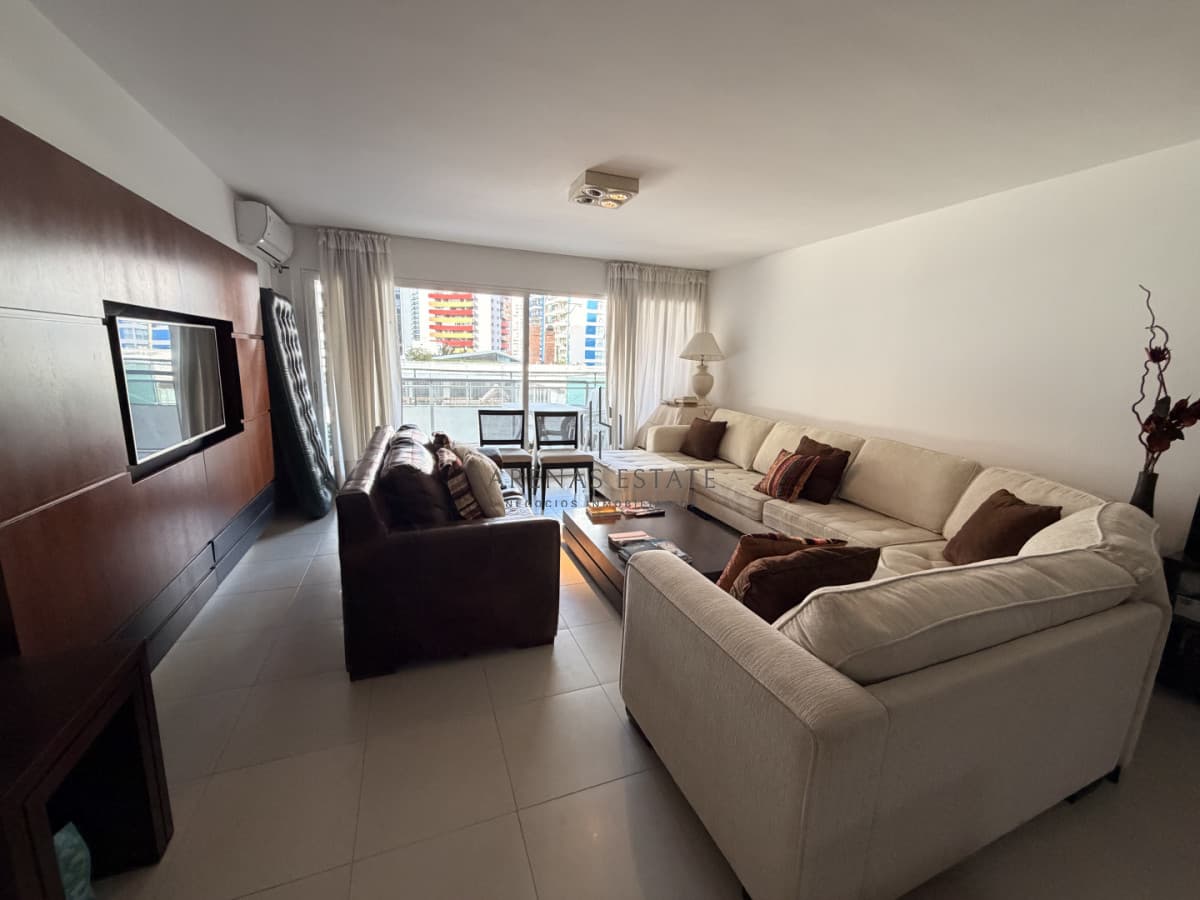 Apartamento ID.4577 - Apartamento de 3 dormitorios en venta en Punta del Este