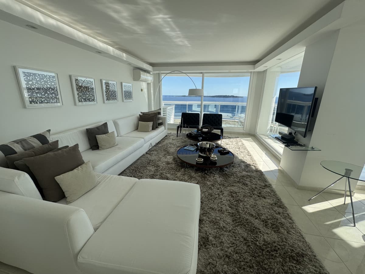 Apartamento ID.3682 - Apartamento en venta en primera linea de playa mansa