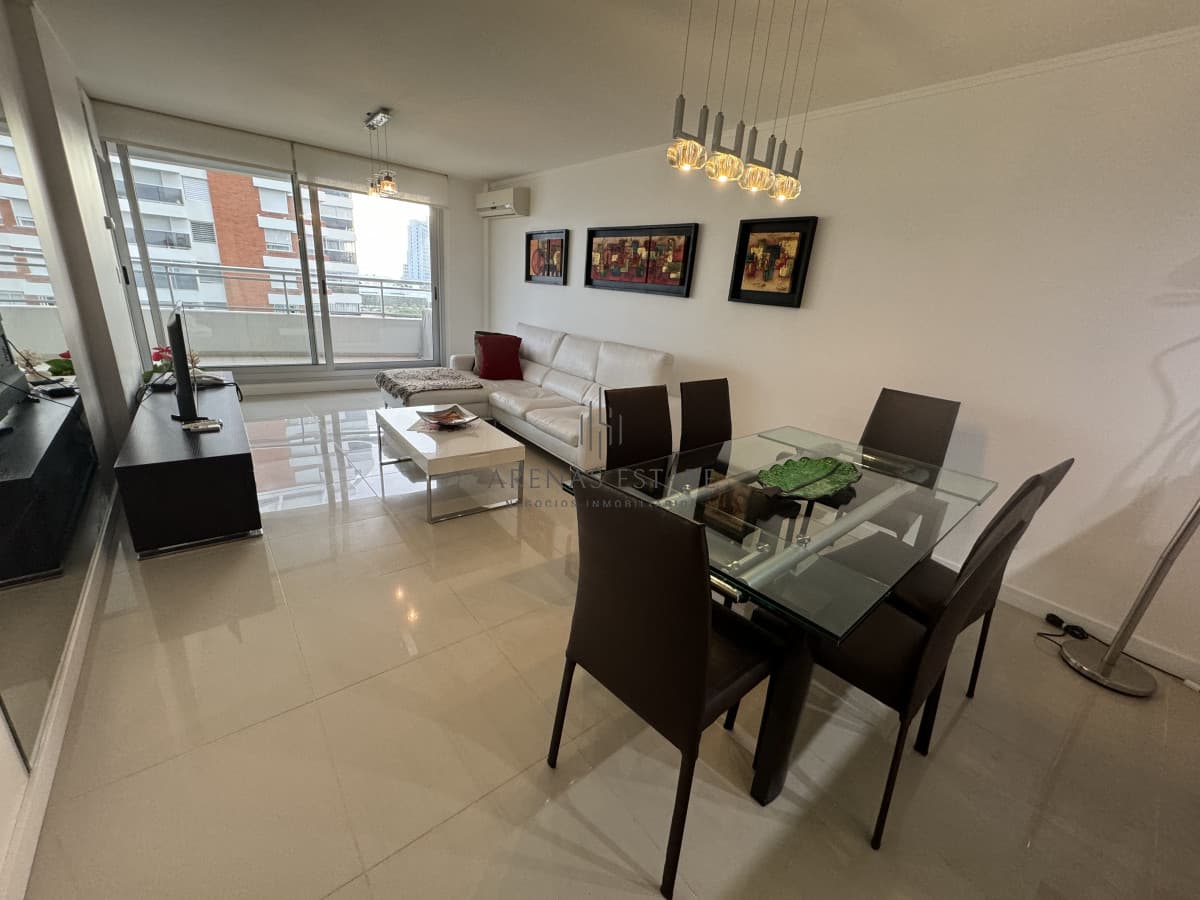 Apartamento ID.3594 - Apartamento en venta de 3 dormitorios , Punta del Este Zona Chiverta