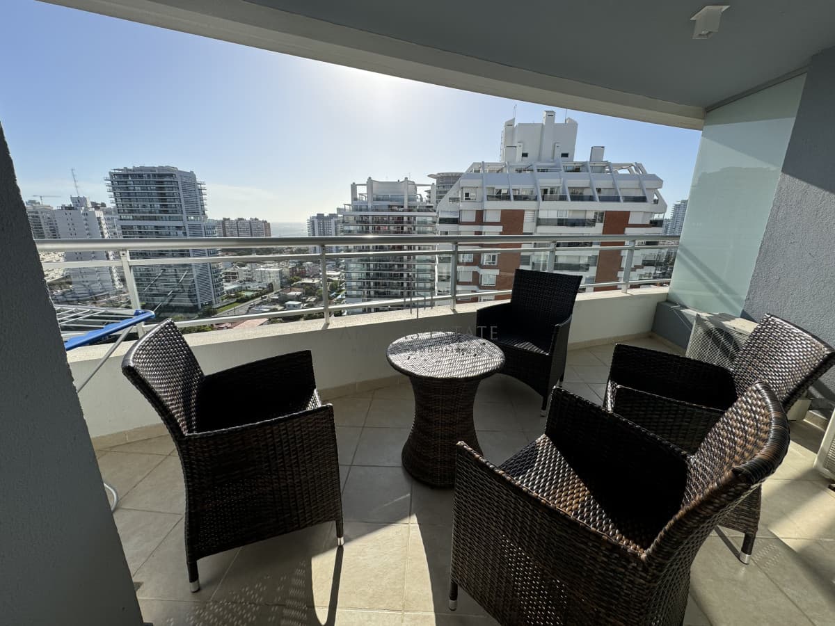 Apartamento ID.3385 - Apartamento de 3 dormitorios en venta en Punta del Este