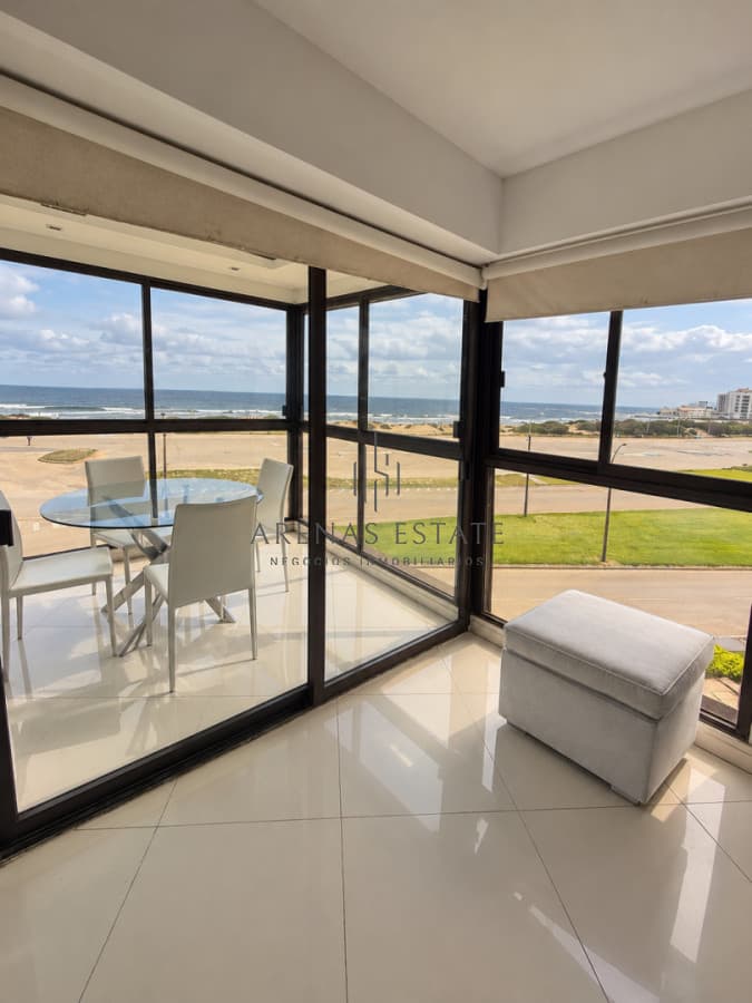 Apartamento ID.4850 - Oportunidad en venta en primera linea de la Brava 2 dormitorios más dependencia