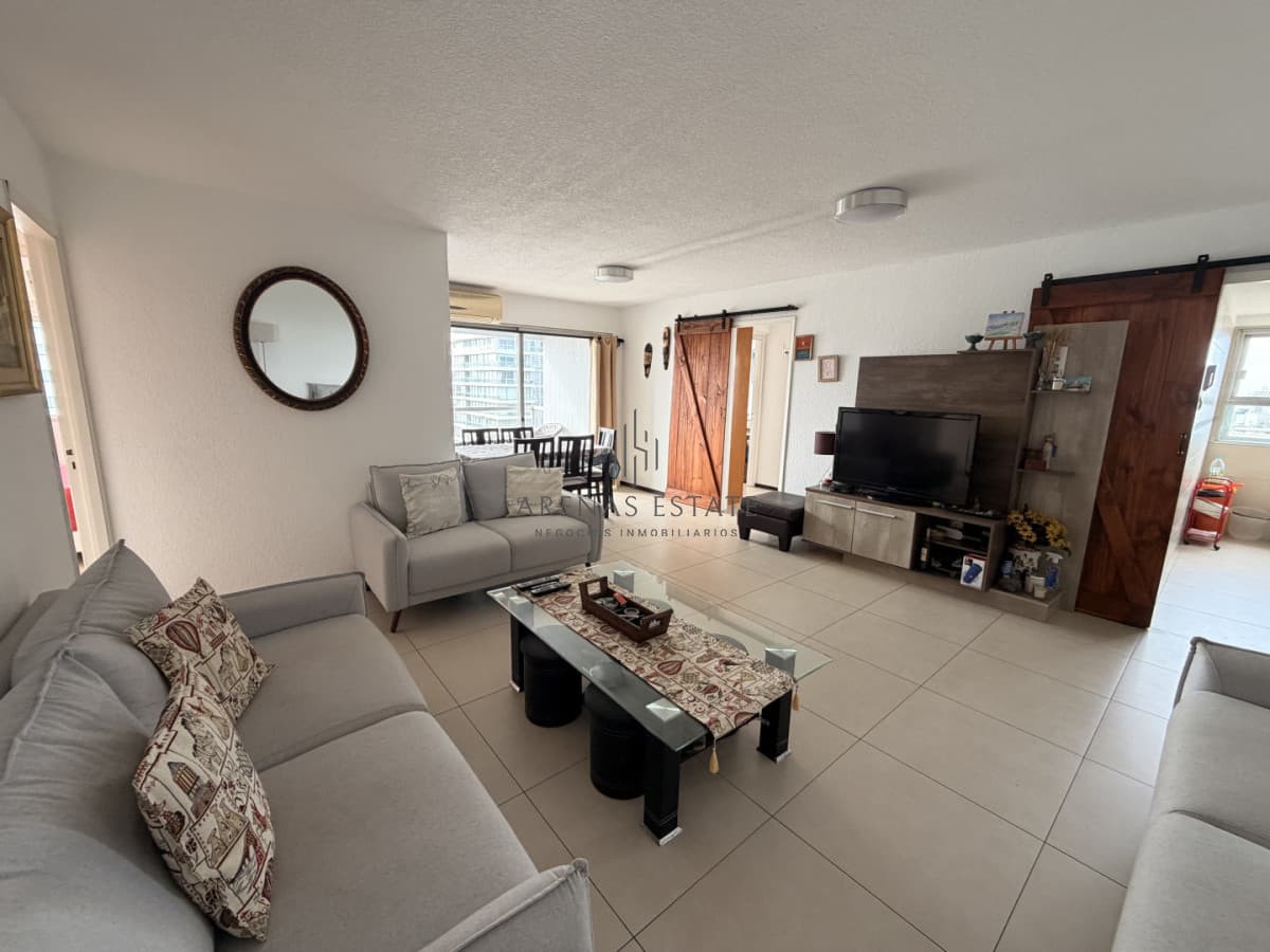 Apartamento ID.4634 - Apartamento en venta de 3 dormitorios en Punta del Este