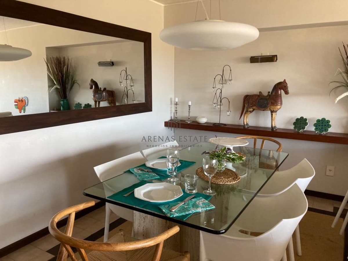 Apartamento ID.2023 - Apartamento en venta de 3 dormitorios en  Punta del Este, zona Brava
