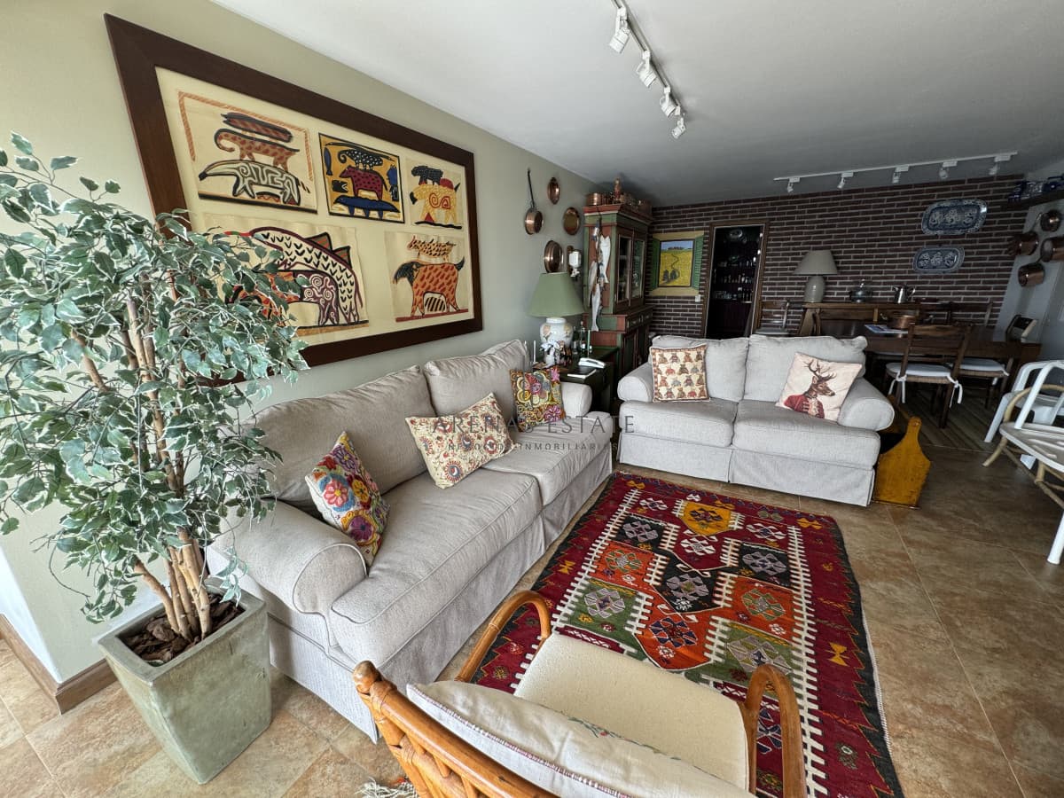 Apartamento ID.3560 - Apartamento de 3 dormitorios en venta en Punta del Este