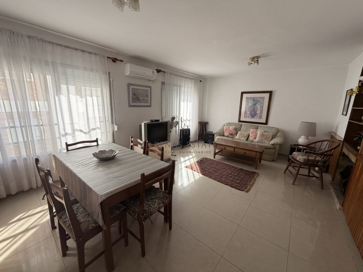 Apartamento ID.4242 - Apartamento de 3 dormitorios mas dependencia en venta en Punta del Este