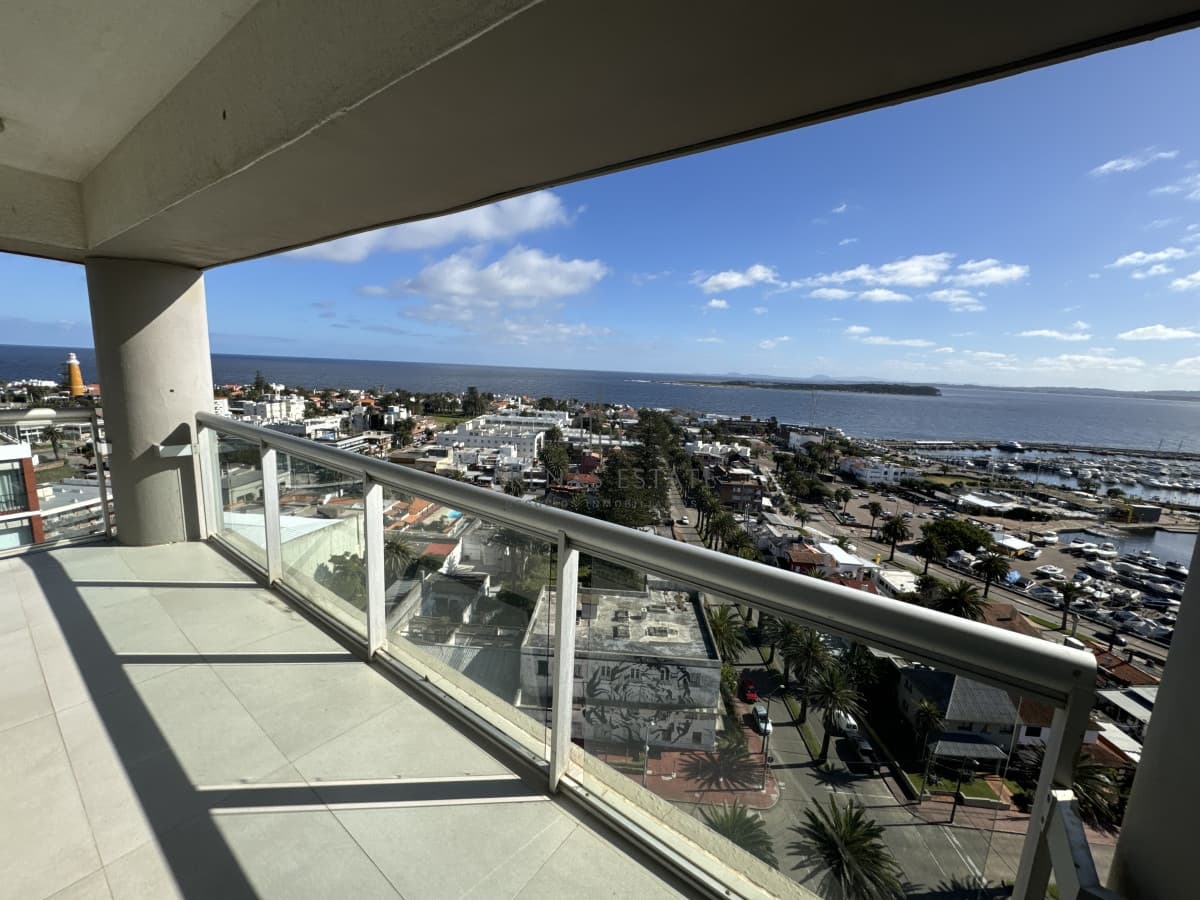 Apartamento ID.2940 - Apartamento en venta de 3 dormitorios en Punta del Este