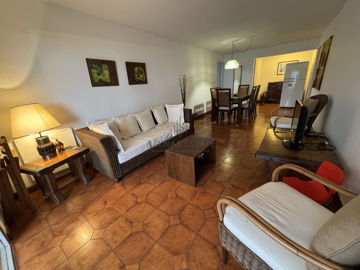 Apartamento ID.3766 - Apartamento en venta de 3 dormitorios en primera linea de la Mansa