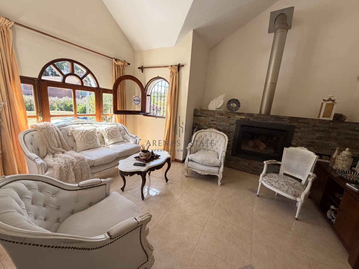 Casa ID.4276 - Casa en venta en Punta del Este , Jardines de Cordoba