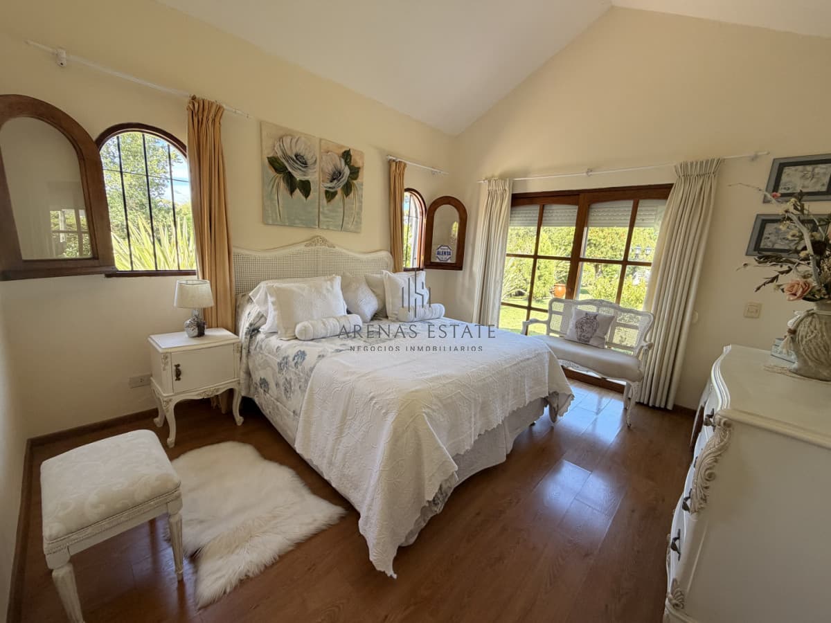 Casa ID.4276 - Casa en venta en Punta del Este , Jardines de Cordoba