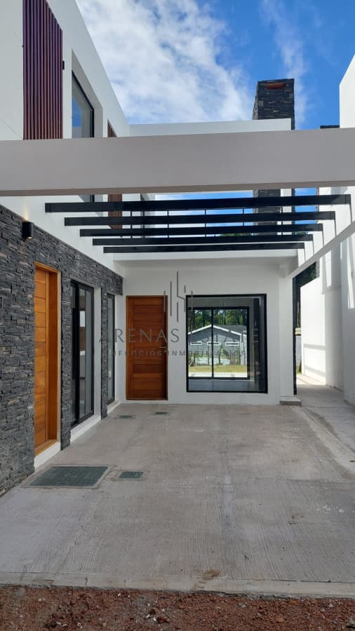 Casa ID.3659 - Casa de 3 dormitorios en venta en Parque Burnett