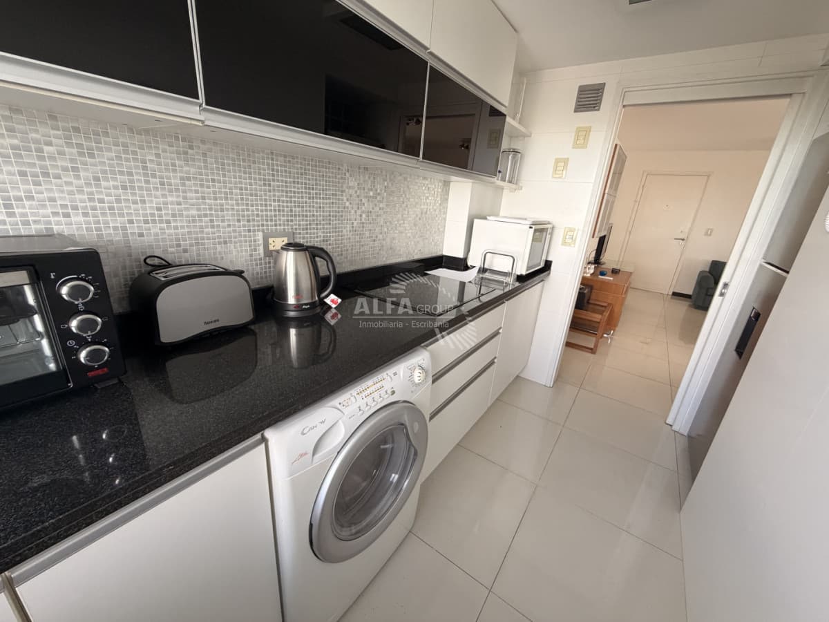 Punta del Este, APTO en venta de 3 dormitorios reciclado !!