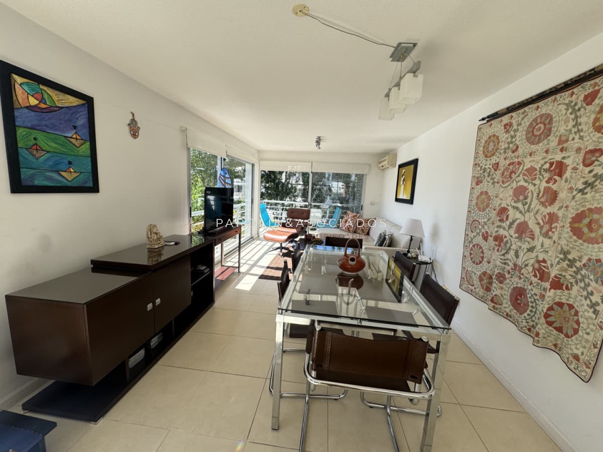 Apartamento de 3 dormitorios en venta en la zona de Playa Mansa