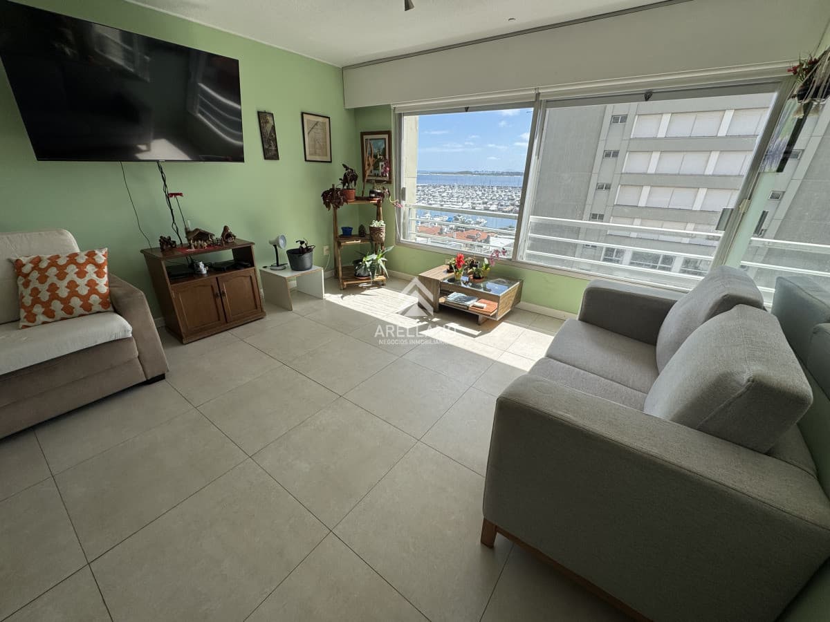 Apartamento ID.5519 - Apartamento de 2 dormitorios en venta en Peninsula , Punta del Este
