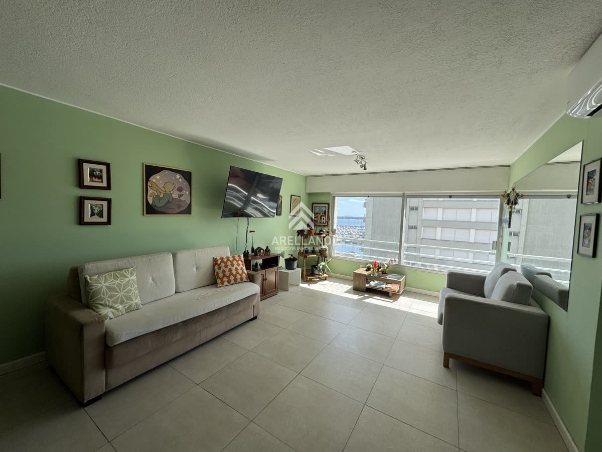 Apartamento ID.5519 - Apartamento de 2 dormitorios en venta en Peninsula , Punta del Este