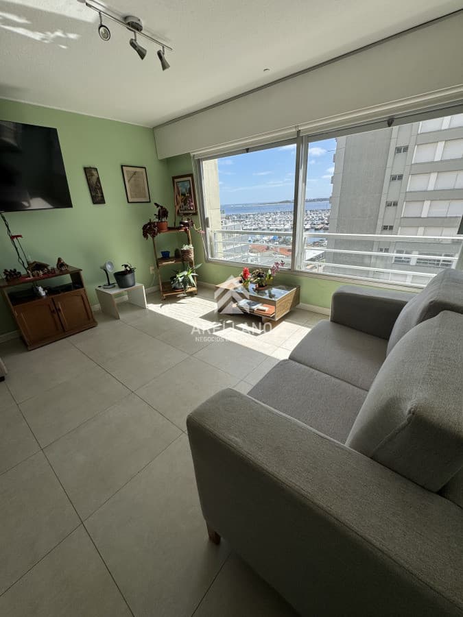 Apartamento ID.5519 - Apartamento de 2 dormitorios en venta en Peninsula , Punta del Este