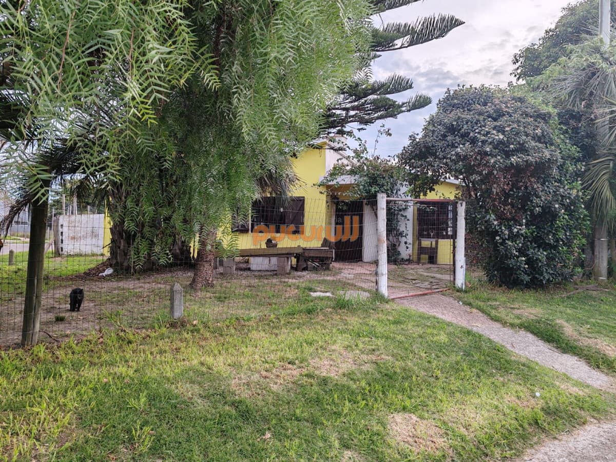 Casa de 2 dorm y 2 baños en venta en Barrio San Francisco - Maldonado. Ideal para renta