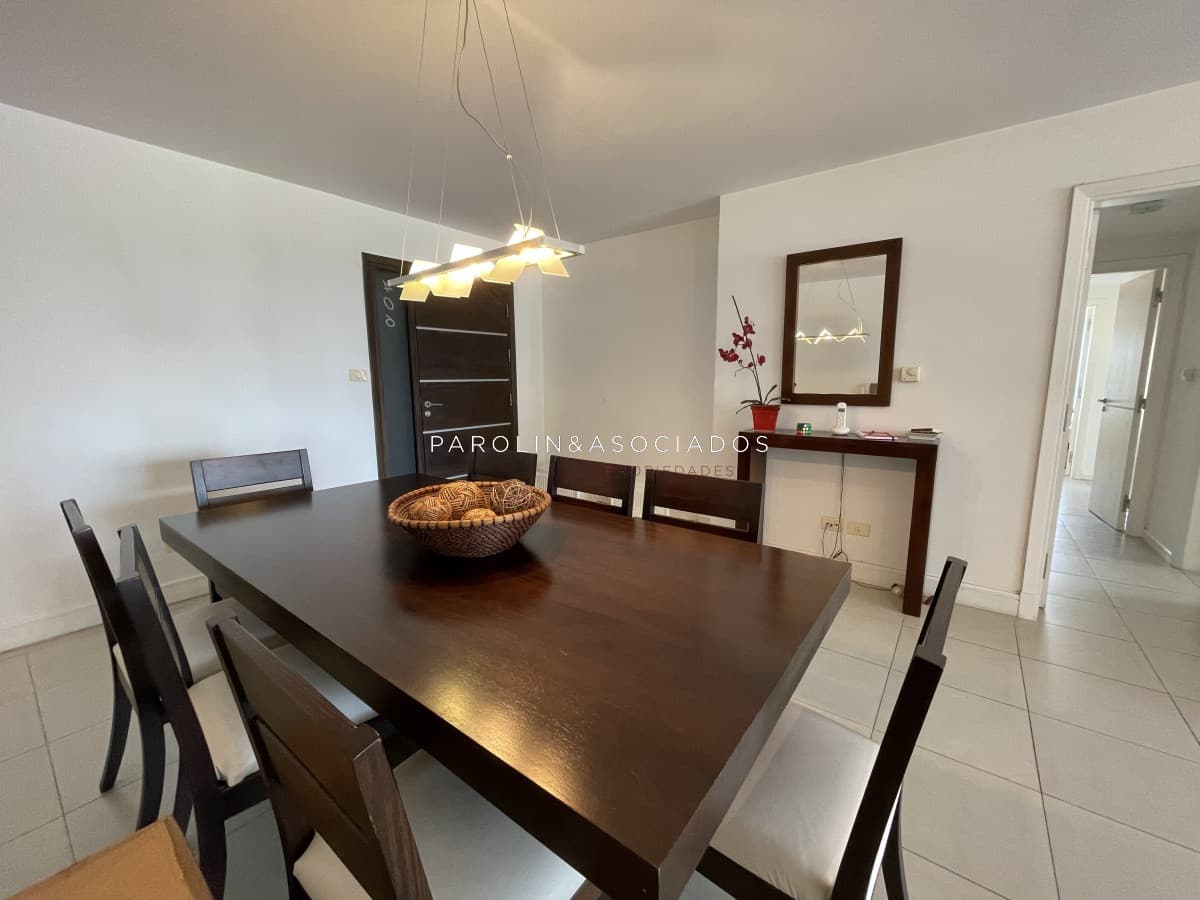 Apartamento en venta de 3 dormitorios en Aidy Grill, Punta del Este.