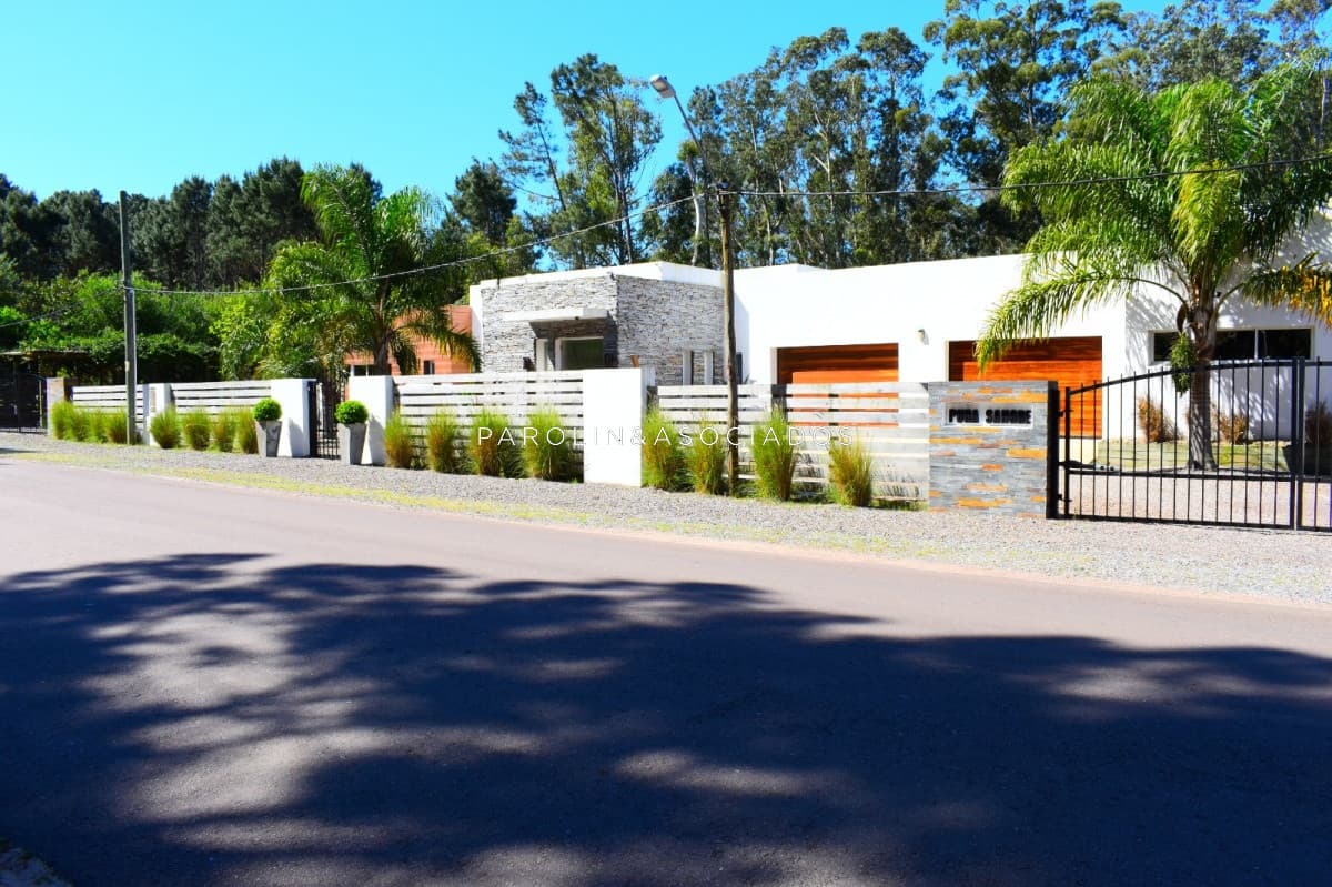 Casa en Pinares, 3 dormitorios *