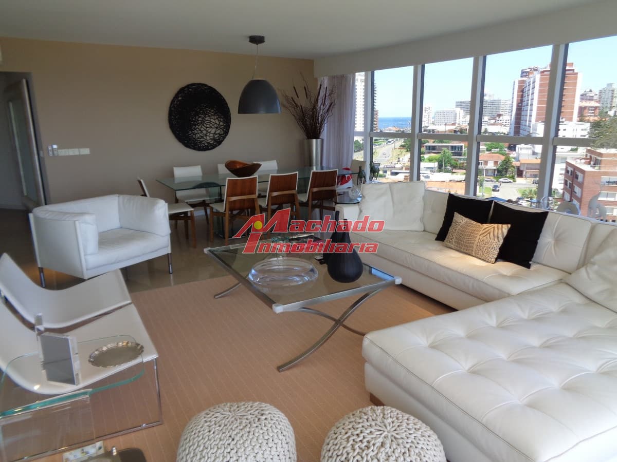 Lujo sobresaliente. Alexander Collection Condominium