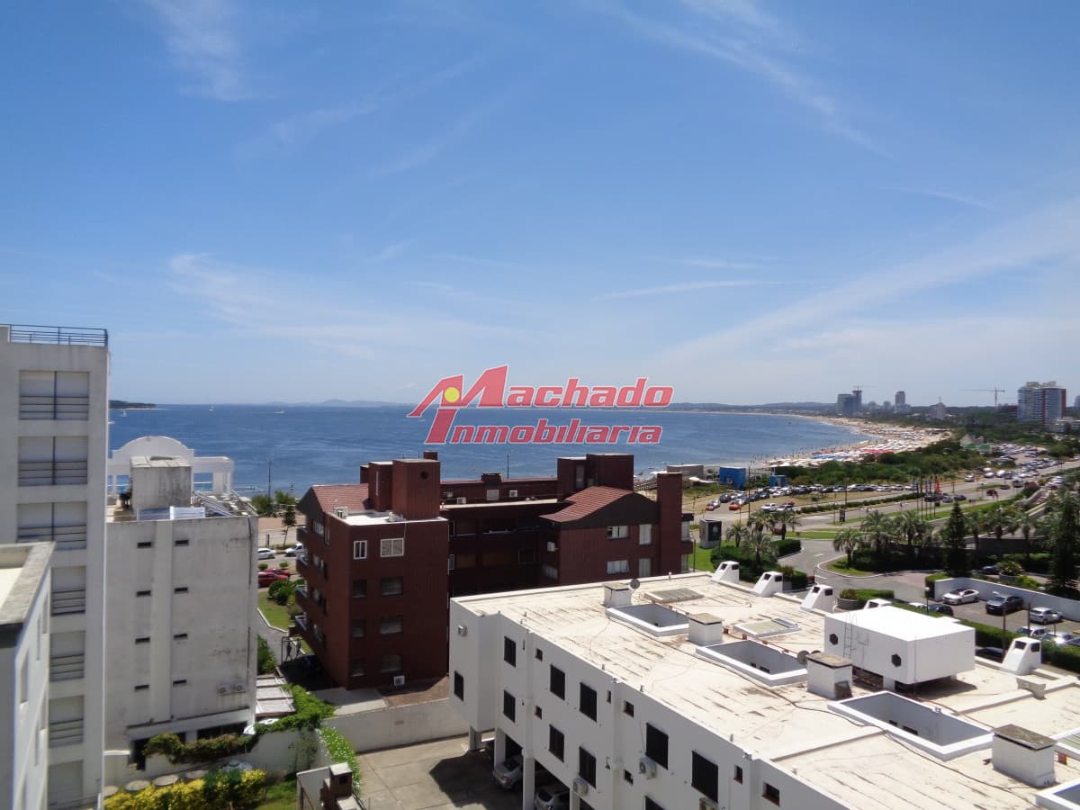 Lujo sobresaliente. Alexander Collection Condominium