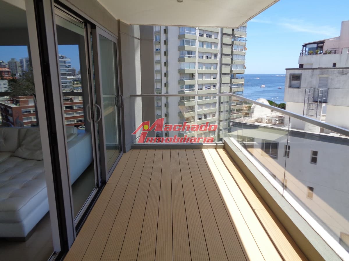Lujo sobresaliente. Alexander Collection Condominium