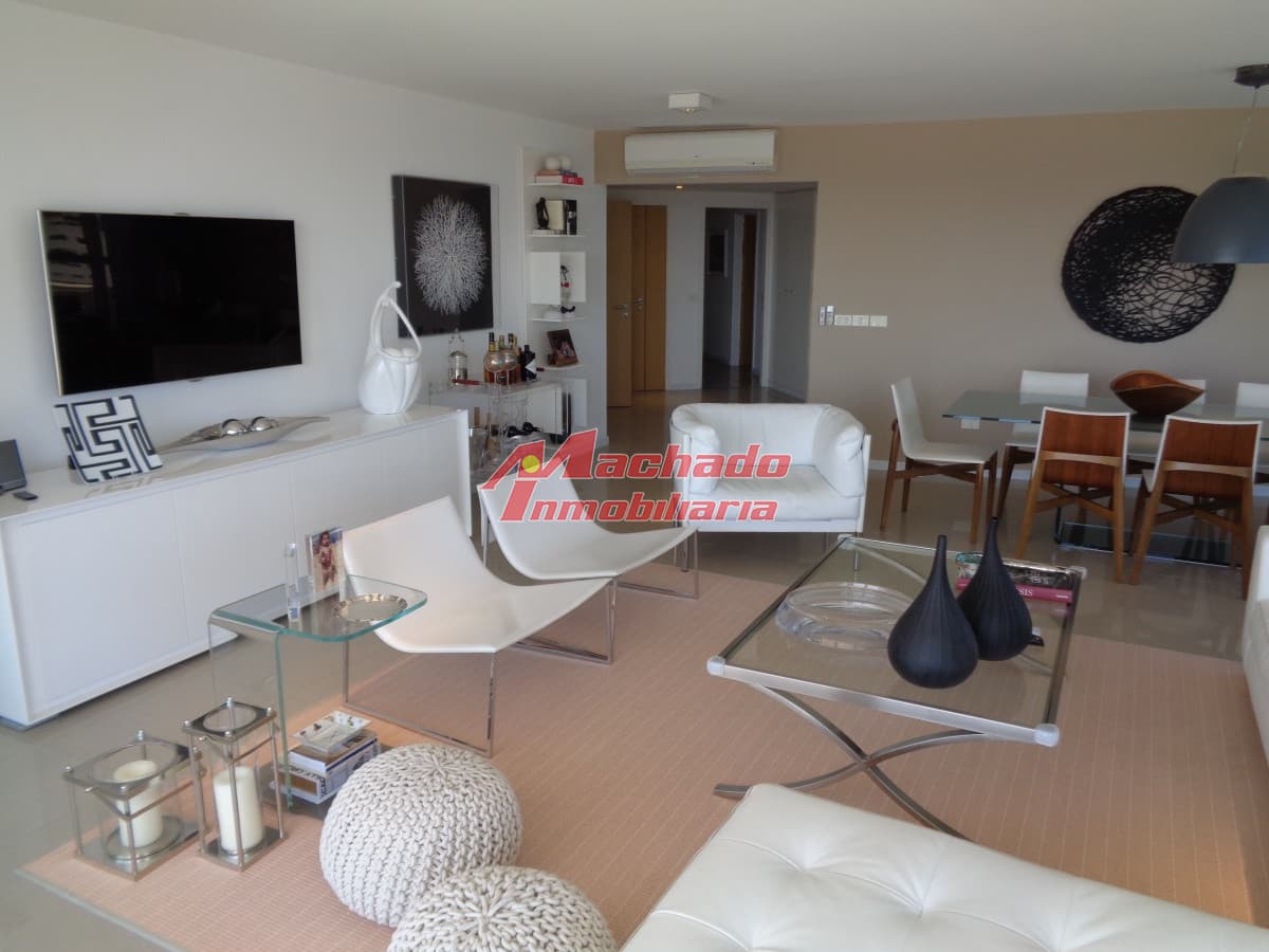 Lujo sobresaliente. Alexander Collection Condominium
