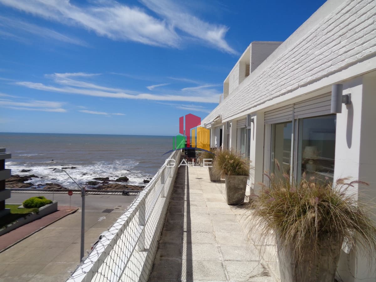 PENT HOUSE PENINSULA ALQUILER PLAYA EL EMIR, CERCA DE LOS DEDOS, PUNTA DEL ESTE, 1400 DOLARES MENSUALES PARA ALQUILER ANUAL .  -