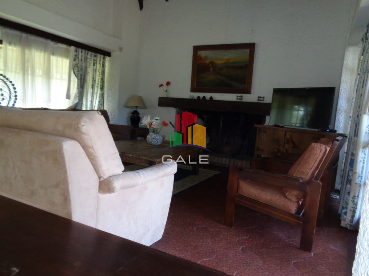 Gale Propiedades & Escribanía Casa ID.474 - Alquiler anual y venta  hermosa casa en zona de prestigio, alquiler en Punta del Este, barrio Beverly Hills