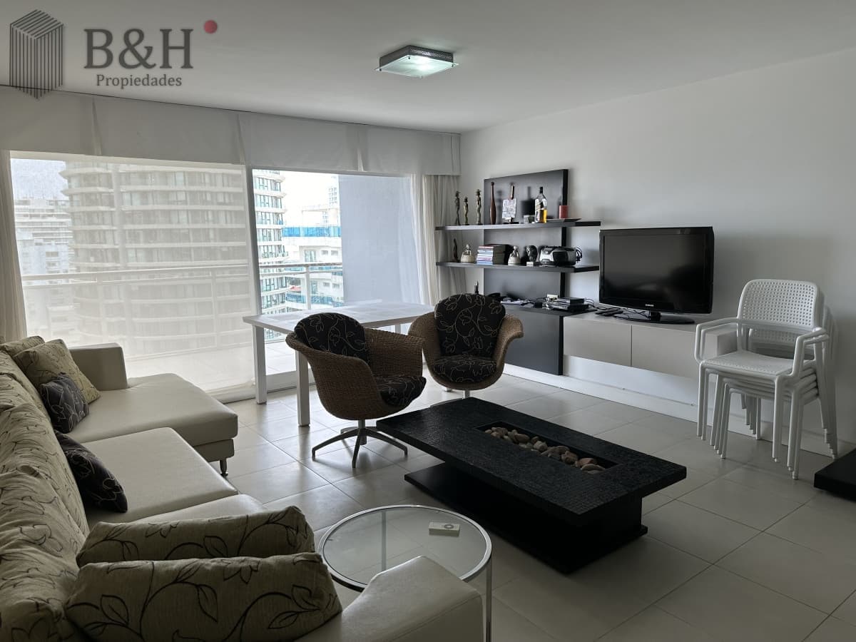TORRE MANHATTAN, ALQUILER ENERO, 3 DORMITORIOS, TERRAZA CON PARRILLERO PUNTA DEL ESTE
