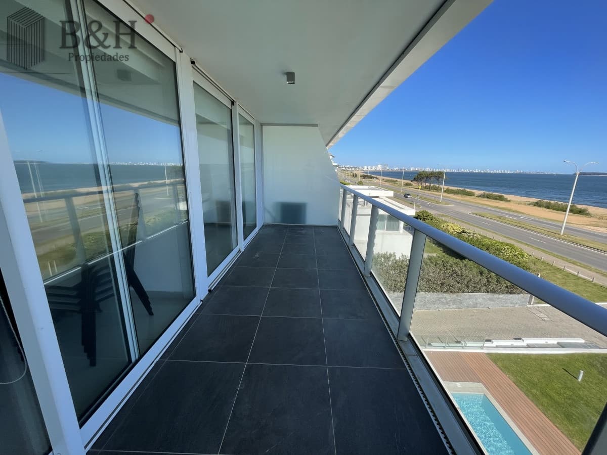 FRENTE AL MAR, 3 DORMITORIOS, 2 BAÑOS,  EN VENTA , PUNTA DEL ESTE