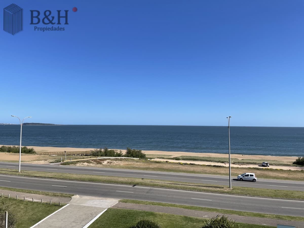 FRENTE AL MAR, 3 DORMITORIOS, 2 BAÑOS,  EN VENTA , PUNTA DEL ESTE