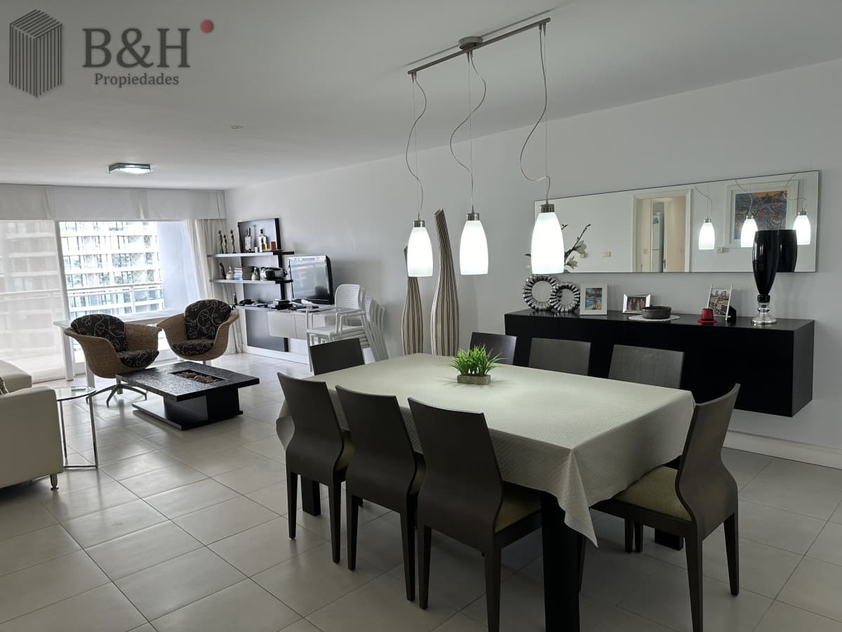 TORRE MANHATTAN, ALQUILER ENERO, 3 DORMITORIOS, TERRAZA CON PARRILLERO PUNTA DEL ESTE