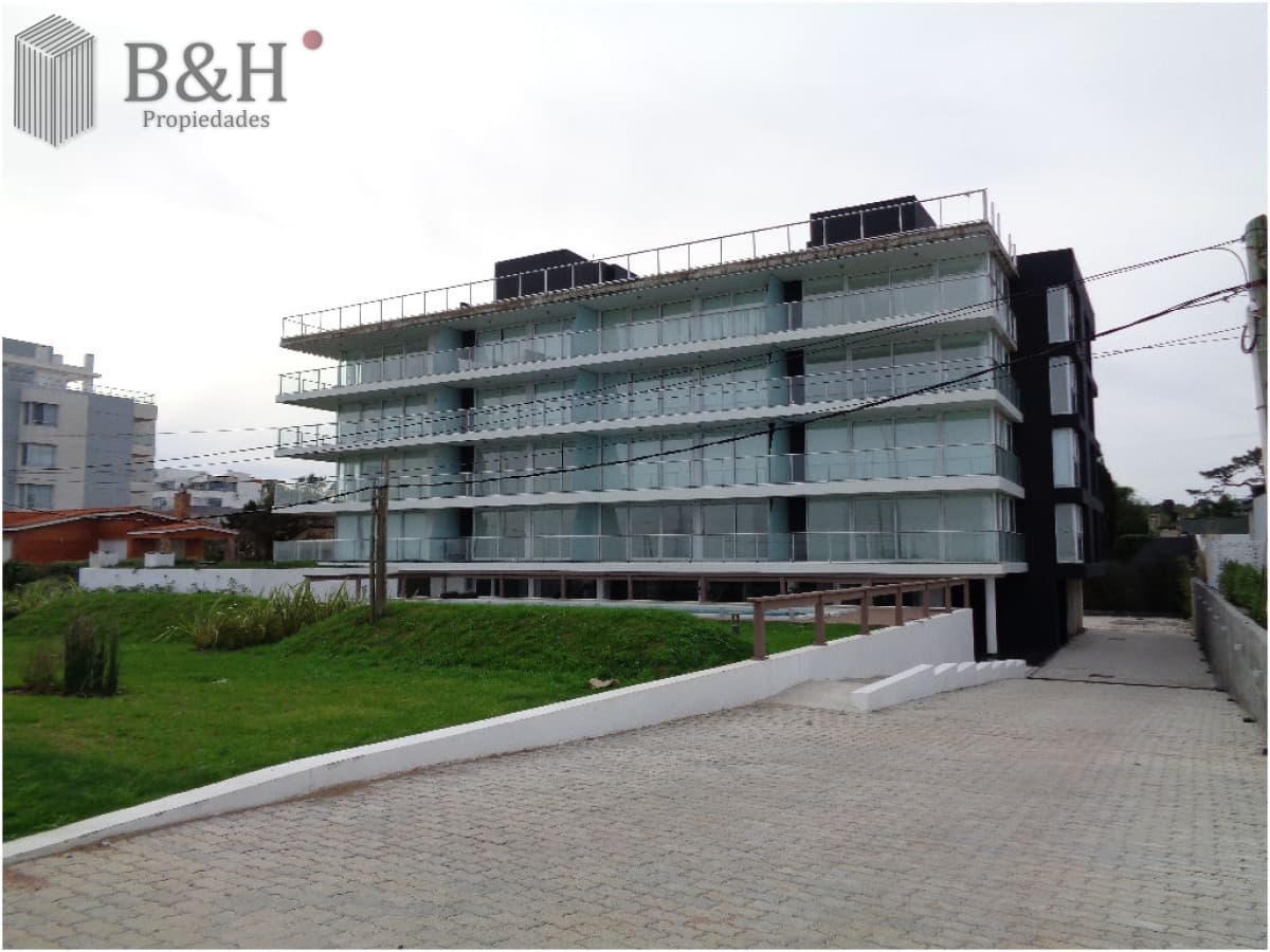 FRENTE AL MAR, 3 DORMITORIOS, 2 BAÑOS,  EN VENTA , PUNTA DEL ESTE