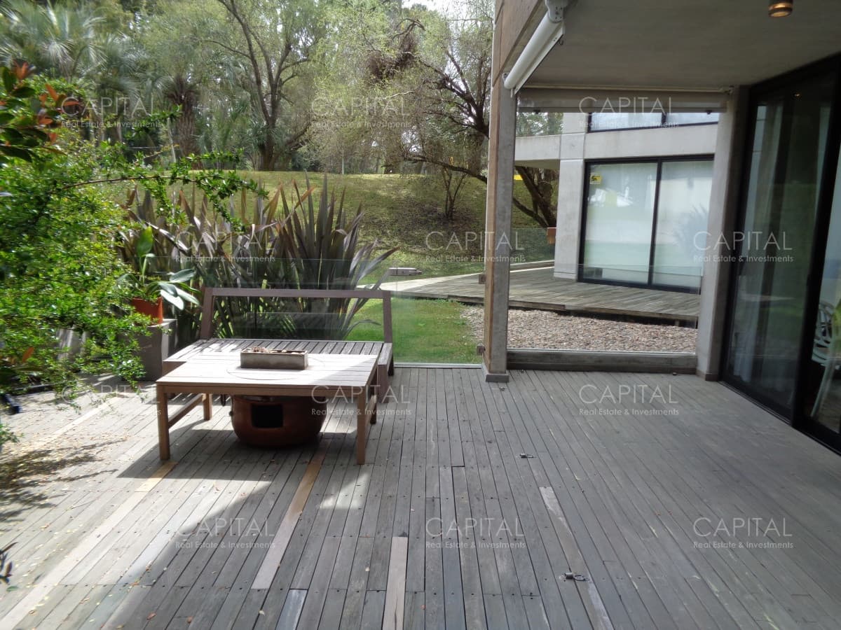 Apartamento a estrenar, venta en Punta del Este, muy buenos servicios, 2 dormitorios
