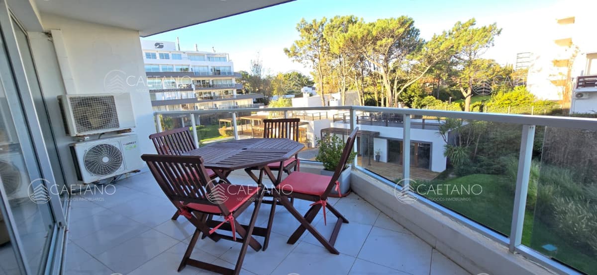 Si te gusta despertar en un departamento frente al mar con vistas al puerto e Isla Gorriti ésta es tu próxima inversión