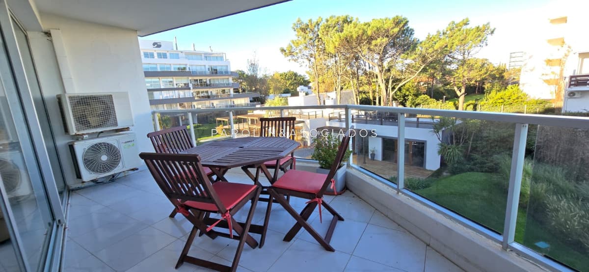 Si te gusta despertar en un departamento frente al mar con vistas al puerto e Isla Gorriti ésta es tu próxima inversión