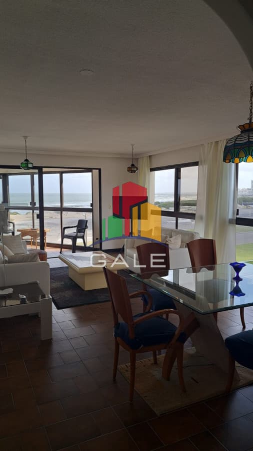 Hermoso Y Amplio Apartamento en Punta Del Este  -