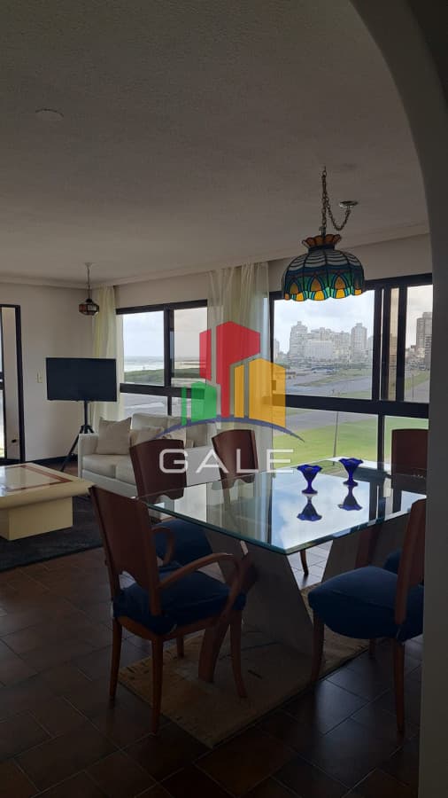Hermoso Y Amplio Apartamento en Punta Del Este  -