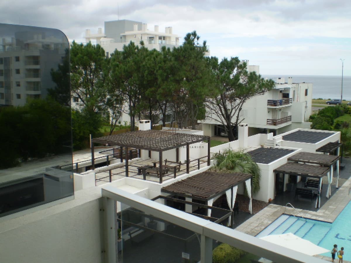 Apartamento ID.3272 - Apartamento de 2 dormitorios en venta , Primera lInea , Punta del Este