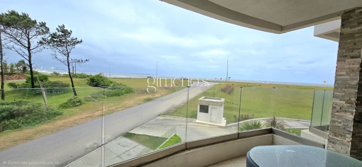 Apartamento de 2 Dormitorios en Alquiler Anual- Playa Mansa- Punta del Este
