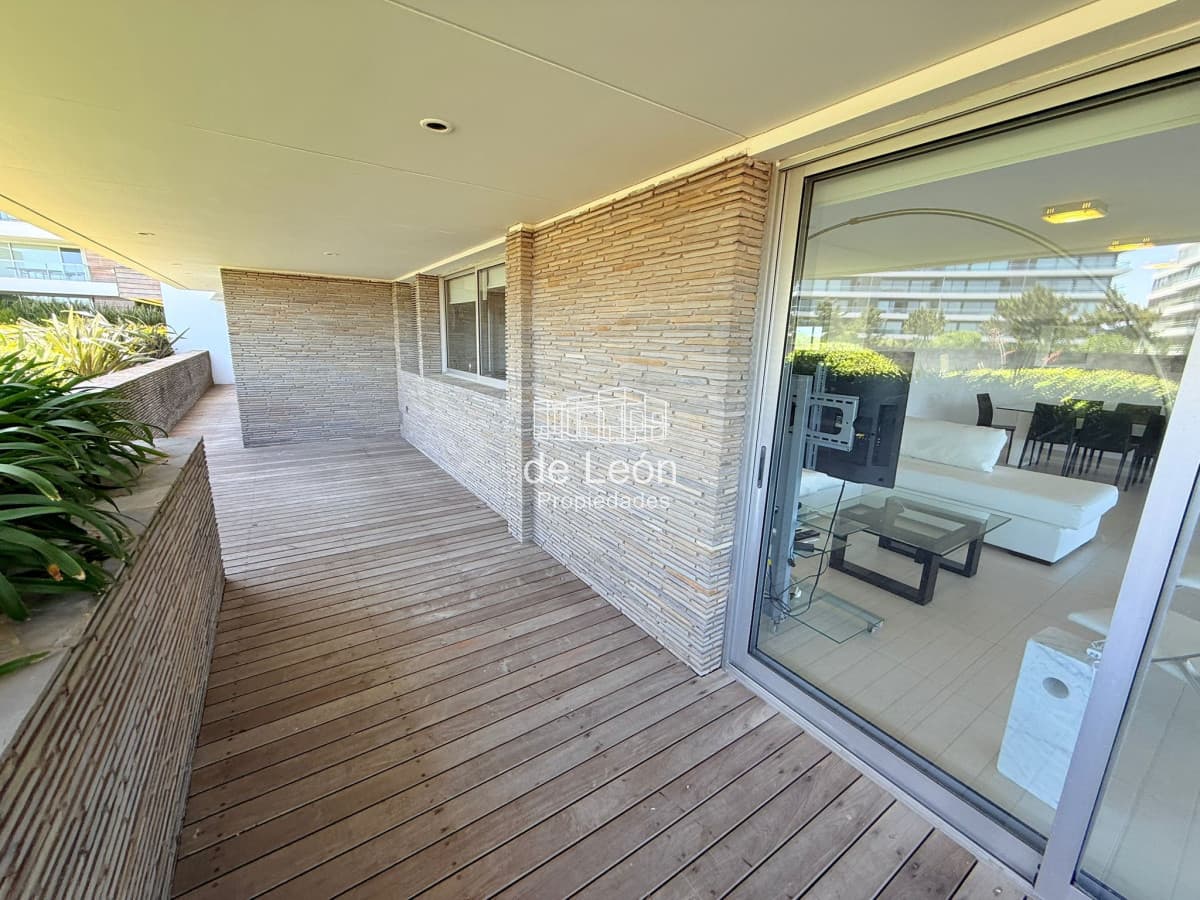 Departamento en venta de 2 dormitorios, Brava 28, Punta del Este