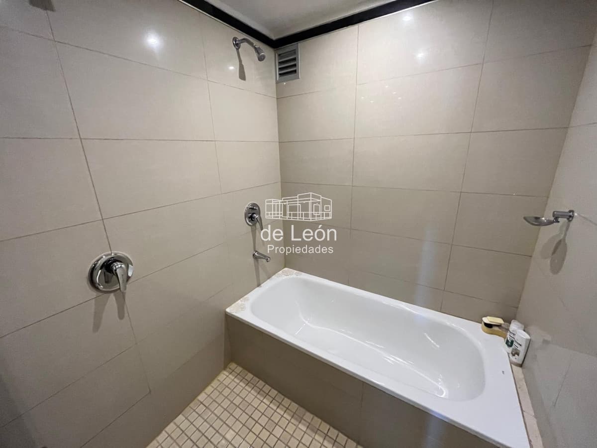 Departamento de 3 dormitorios en suite + servicio, Brava Punta del Este
