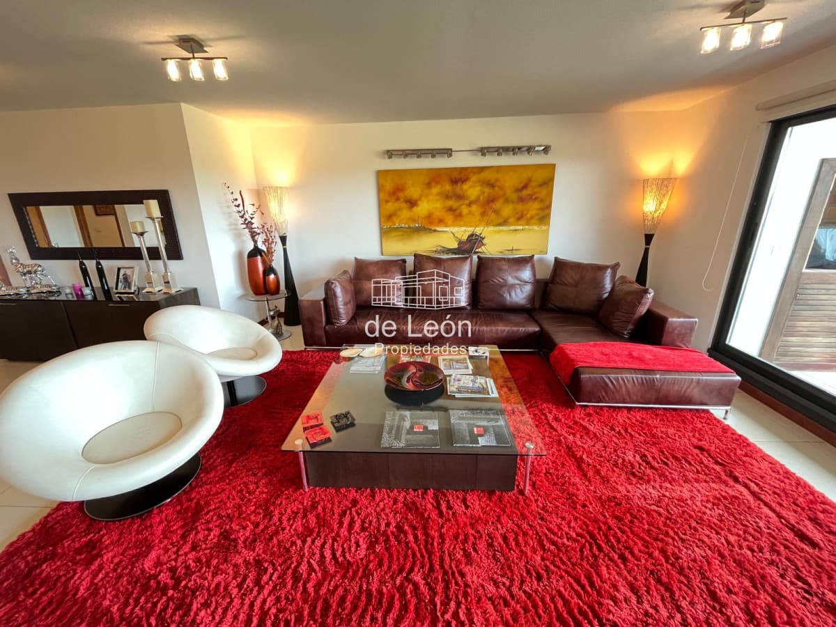 Departamento de 3 dormitorios en suite + servicio, Brava Punta del Este