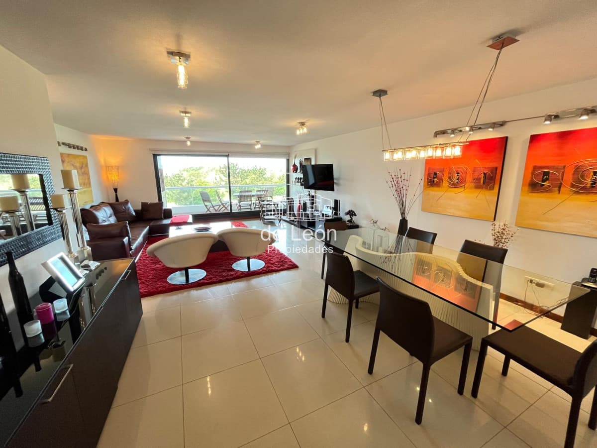 Departamento de 3 dormitorios en suite + servicio, Brava Punta del Este